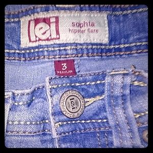 l.e.i Sophia hipster flare size 3 jeans